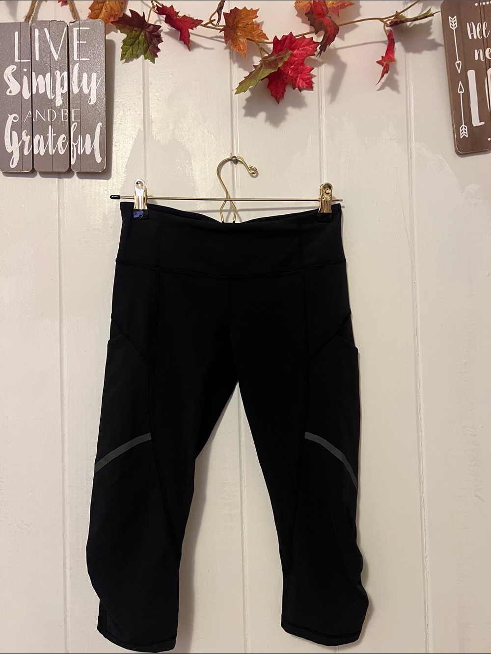 lululemon athletic crop legged  4